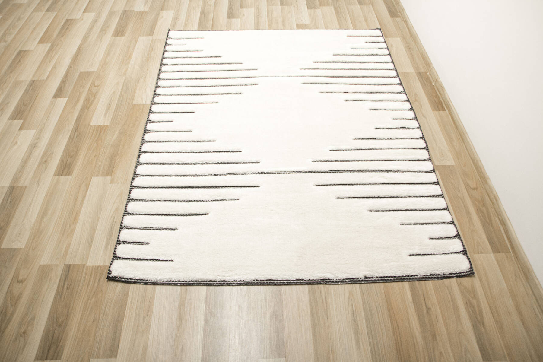 Koberec Shaggy Lula Soft IM43A kosočtverce, krémový / grafitový