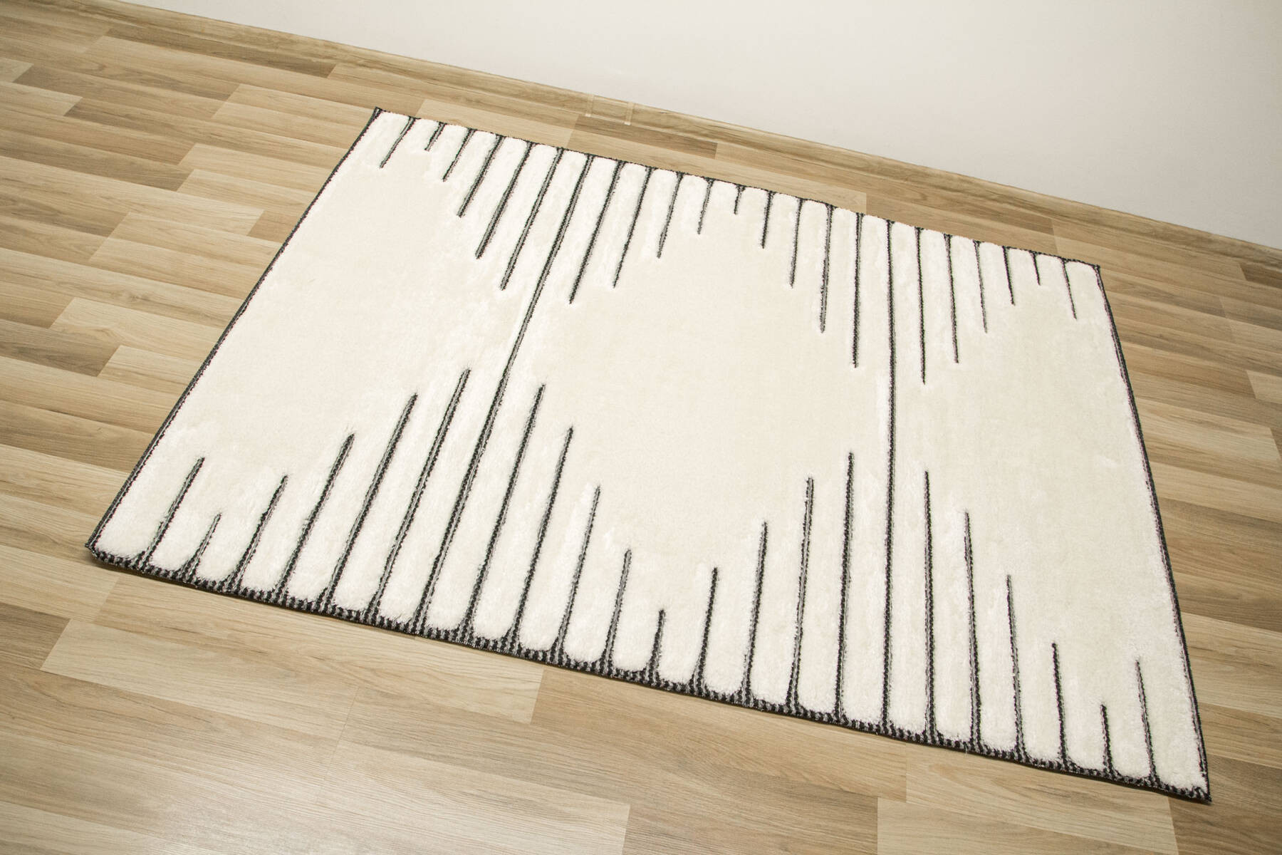 Koberec Shaggy Lula Soft IM43A kosočtverce, krémový / grafitový