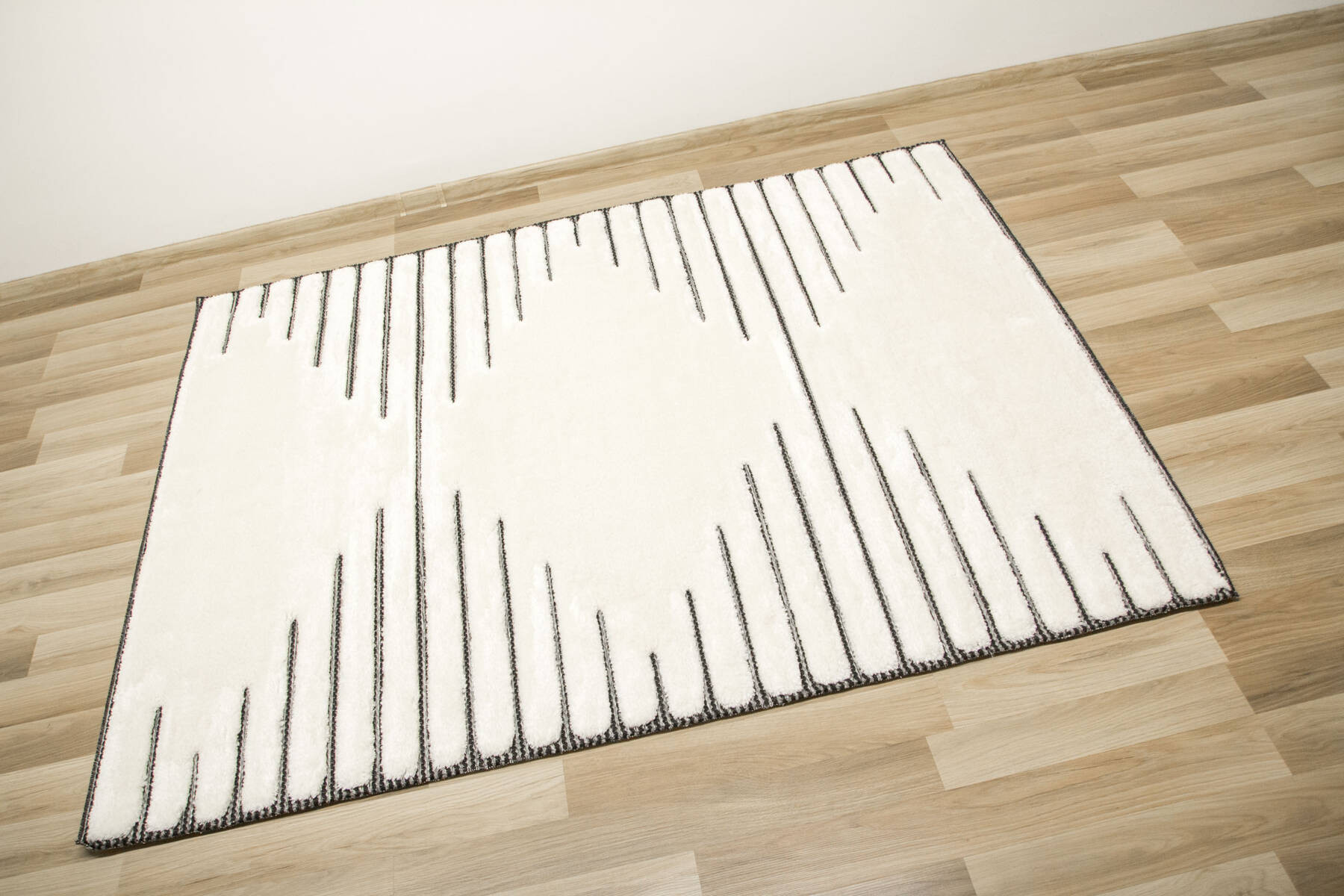 Koberec Shaggy Lula Soft IM43A kosočtverce, krémový / grafitový