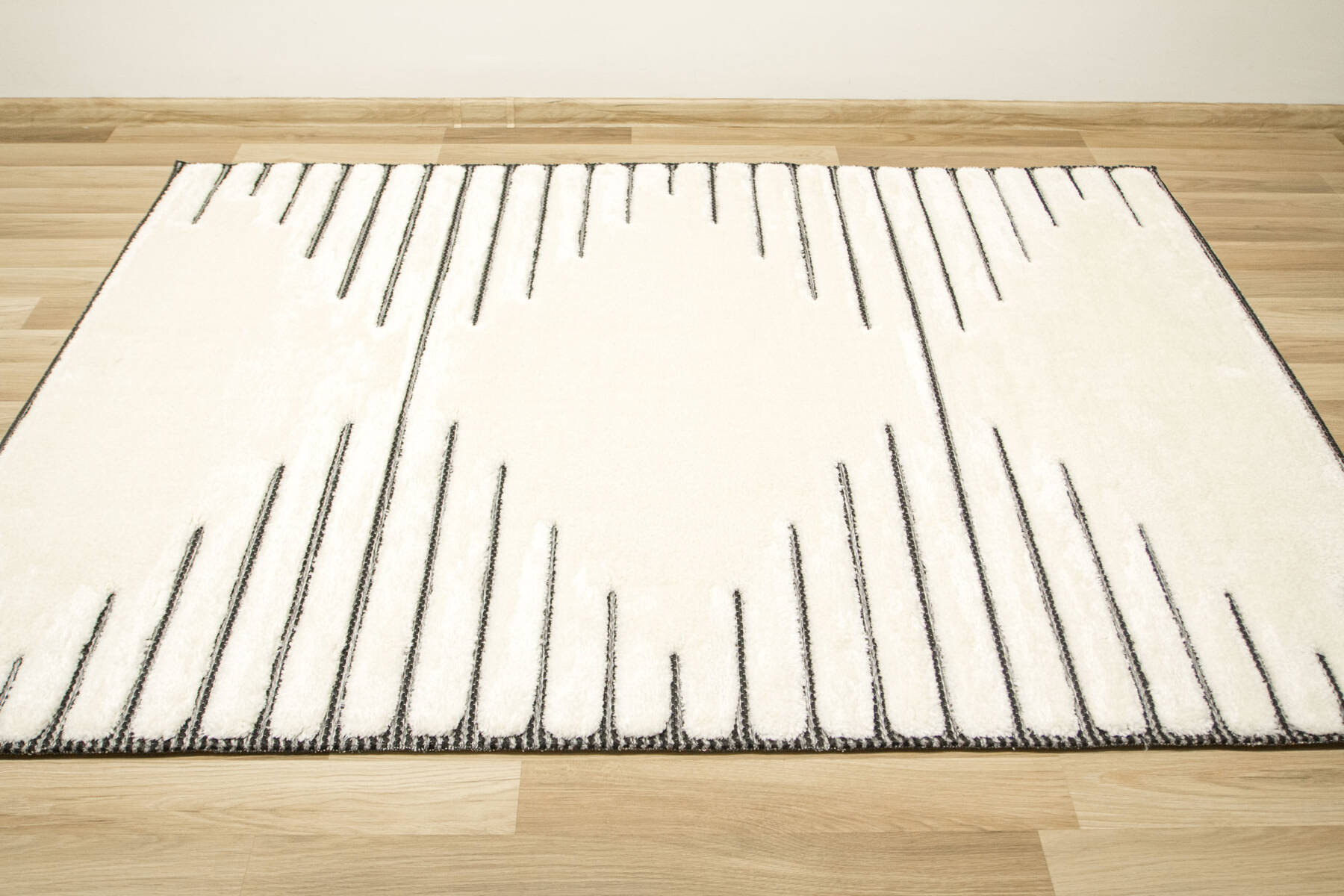 Koberec Shaggy Lula Soft IM43A kosočtverce, krémový / grafitový