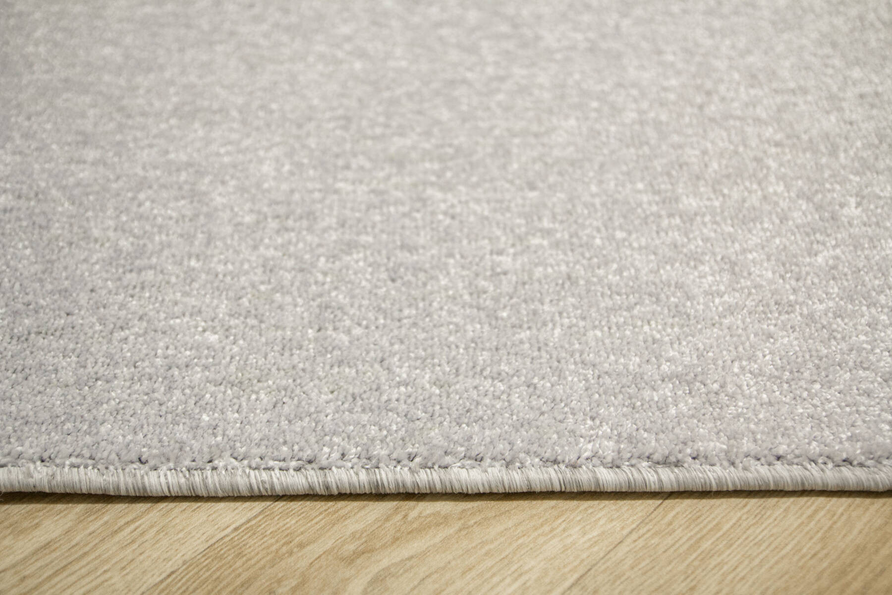 Koberec Sundae 81 šedý / stříbrný