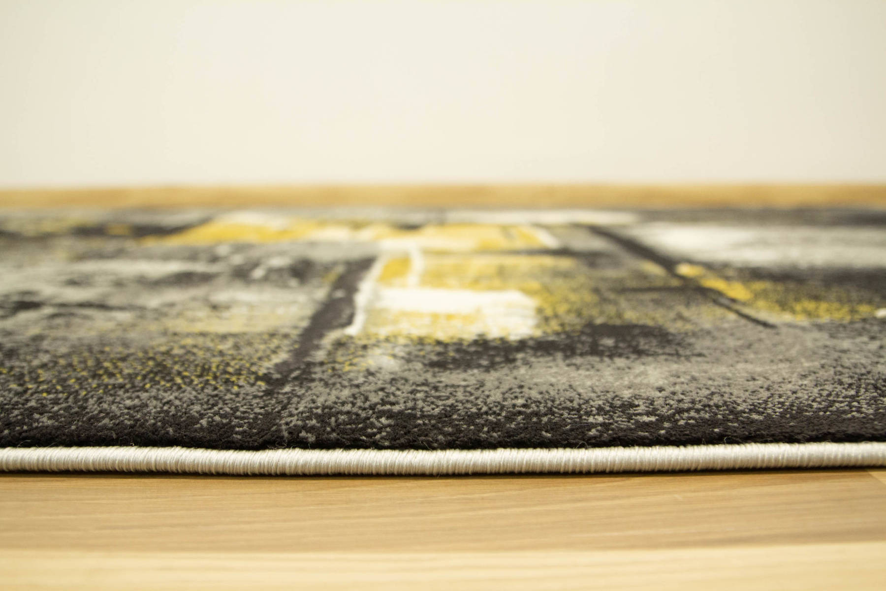 Koberec Victoria 7657A antracit / žltý