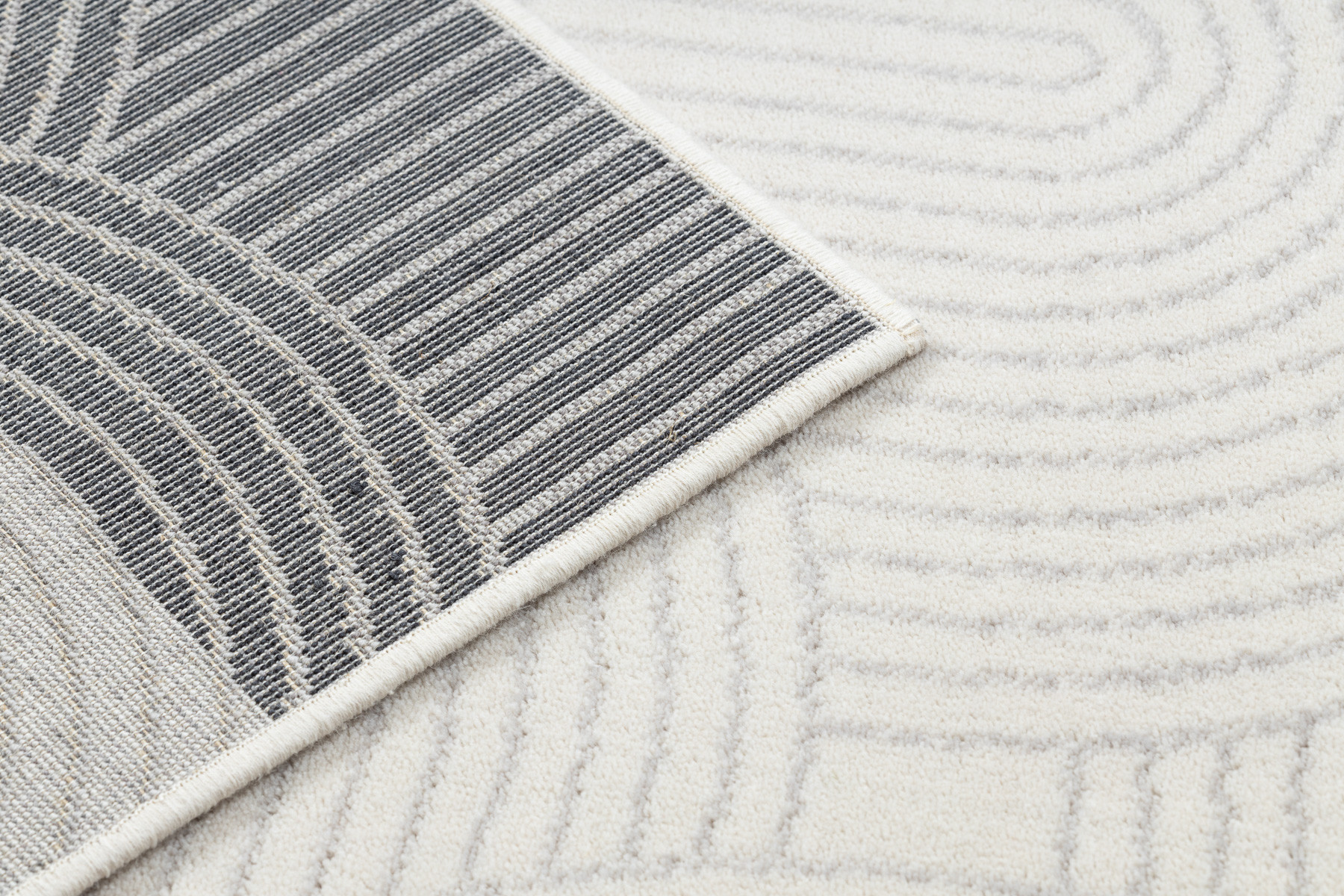 Koberec ANGEL 7901 / 52044 geometrický, béžový / černý