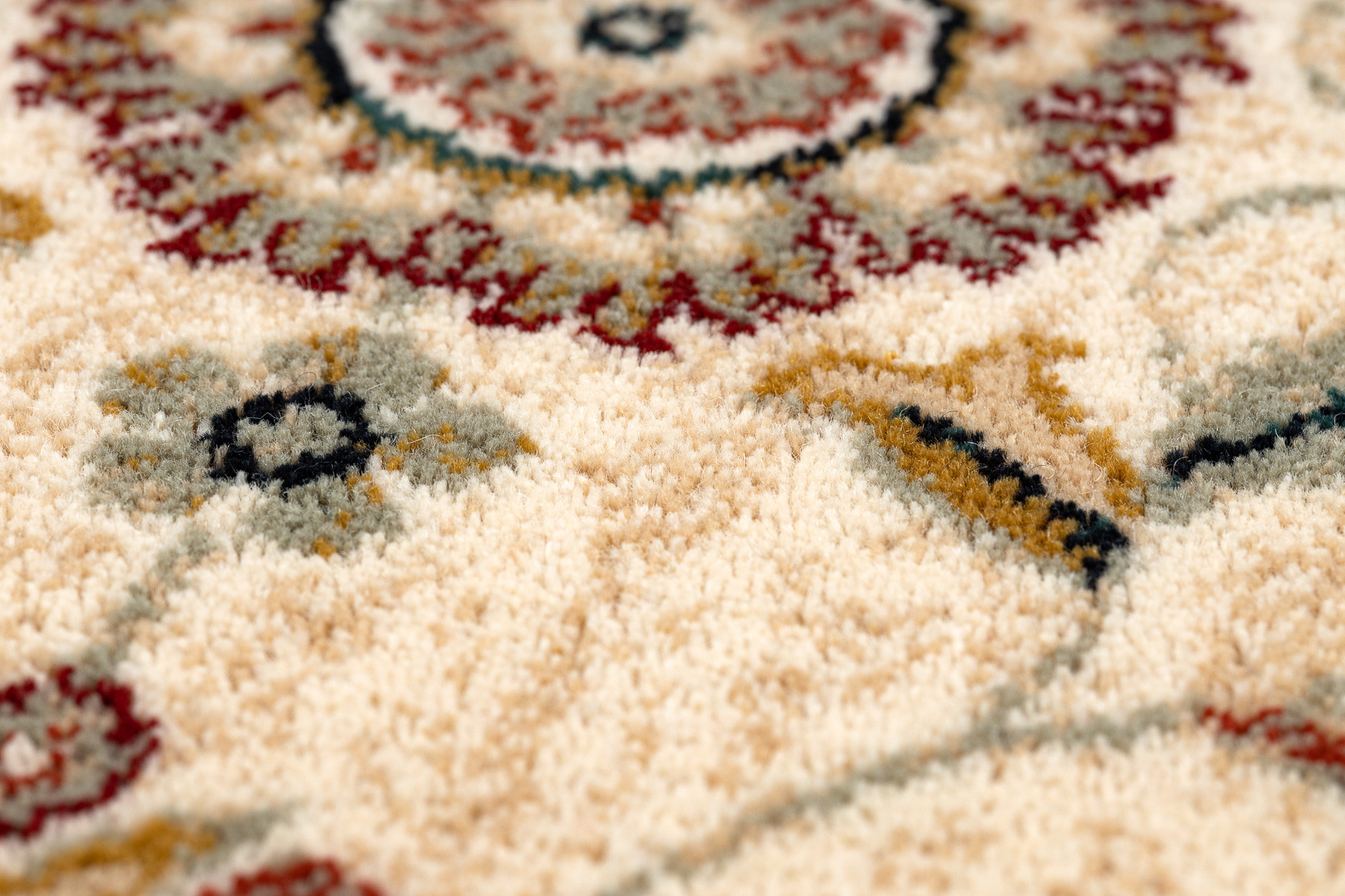 Koberec OMEGA ARIES světlý rubín