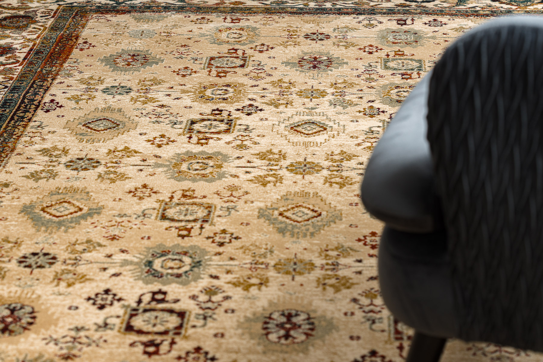 Koberec OMEGA AVILA Ornament rám, béžový