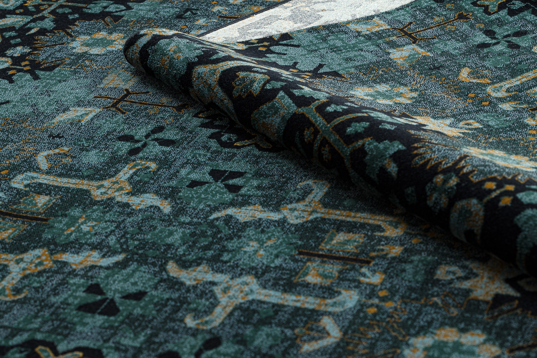 Koberec OMEGA KARAYE granátový