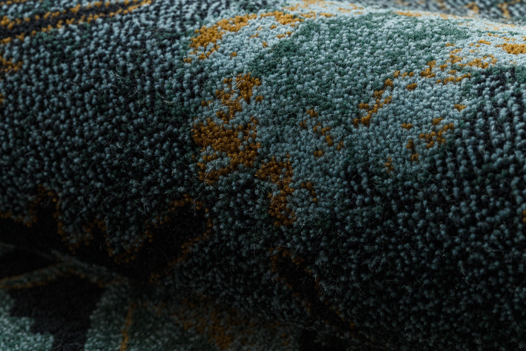 Koberec OMEGA KARAYE granátový