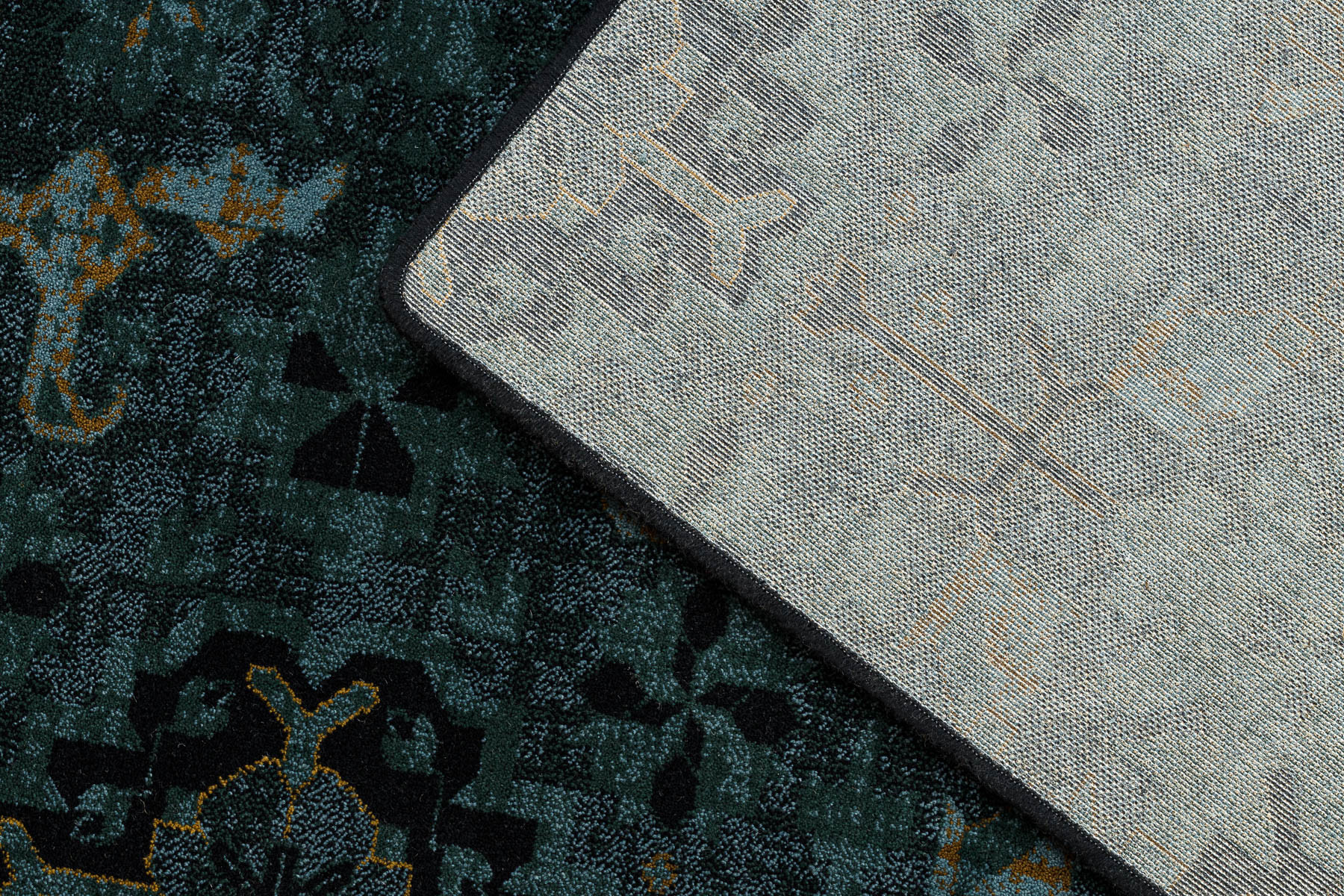 Koberec OMEGA KARAYE granátový