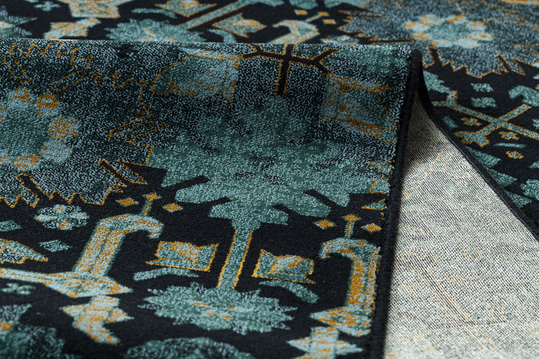 Koberec OMEGA KARAYE granátový