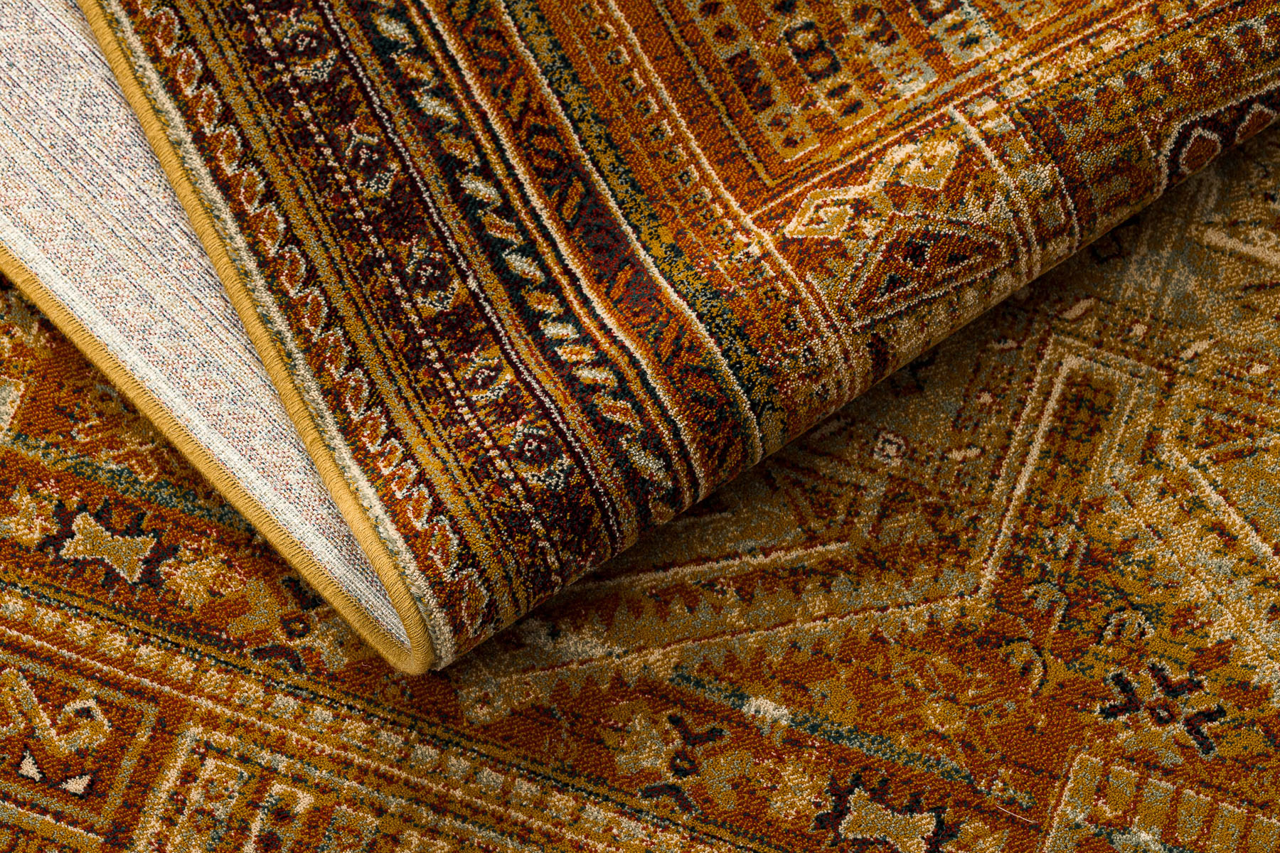 Koberec OMEGA SIRAN mosaz hnědý