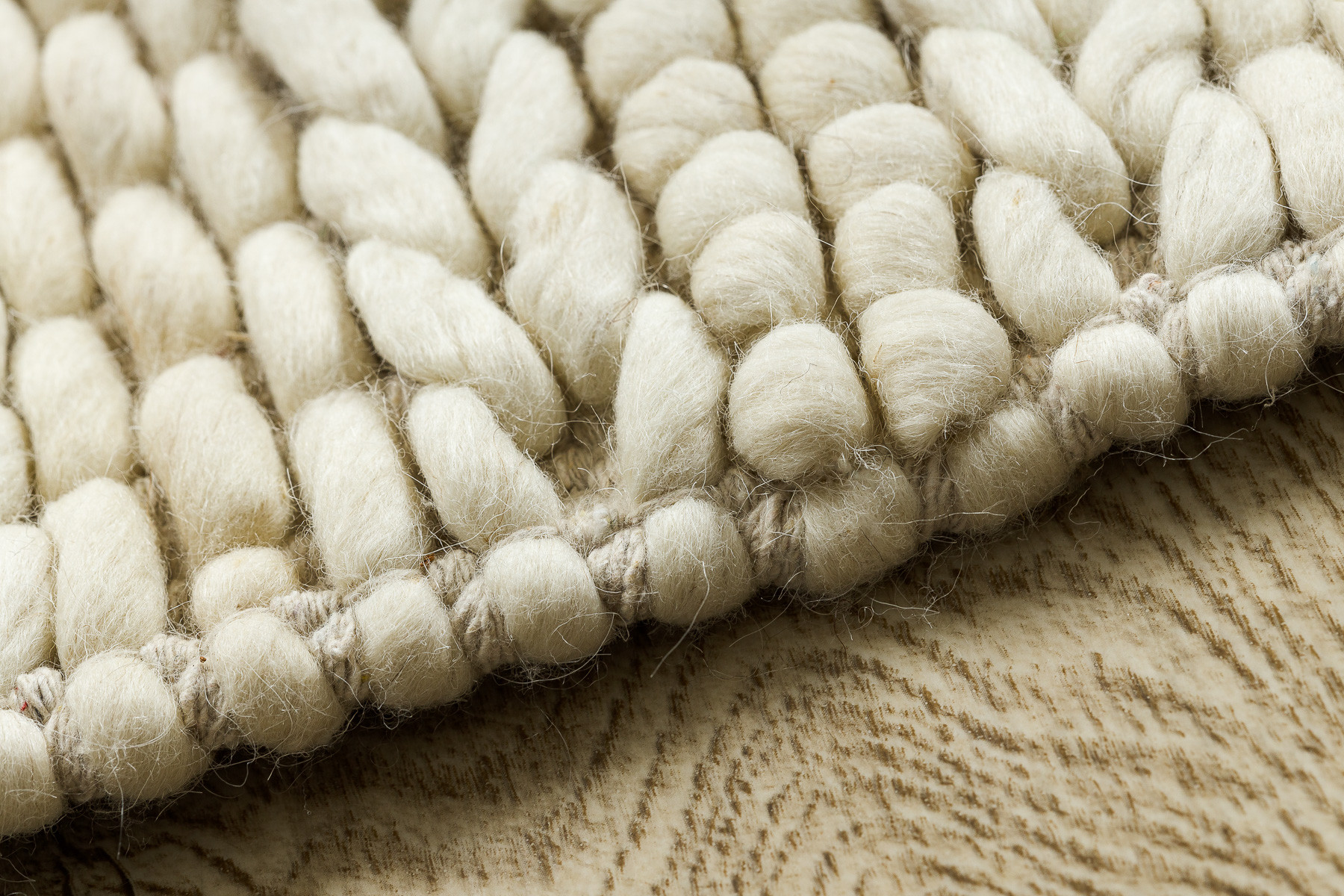 Koberec TAHAR 99002B krémový, linie