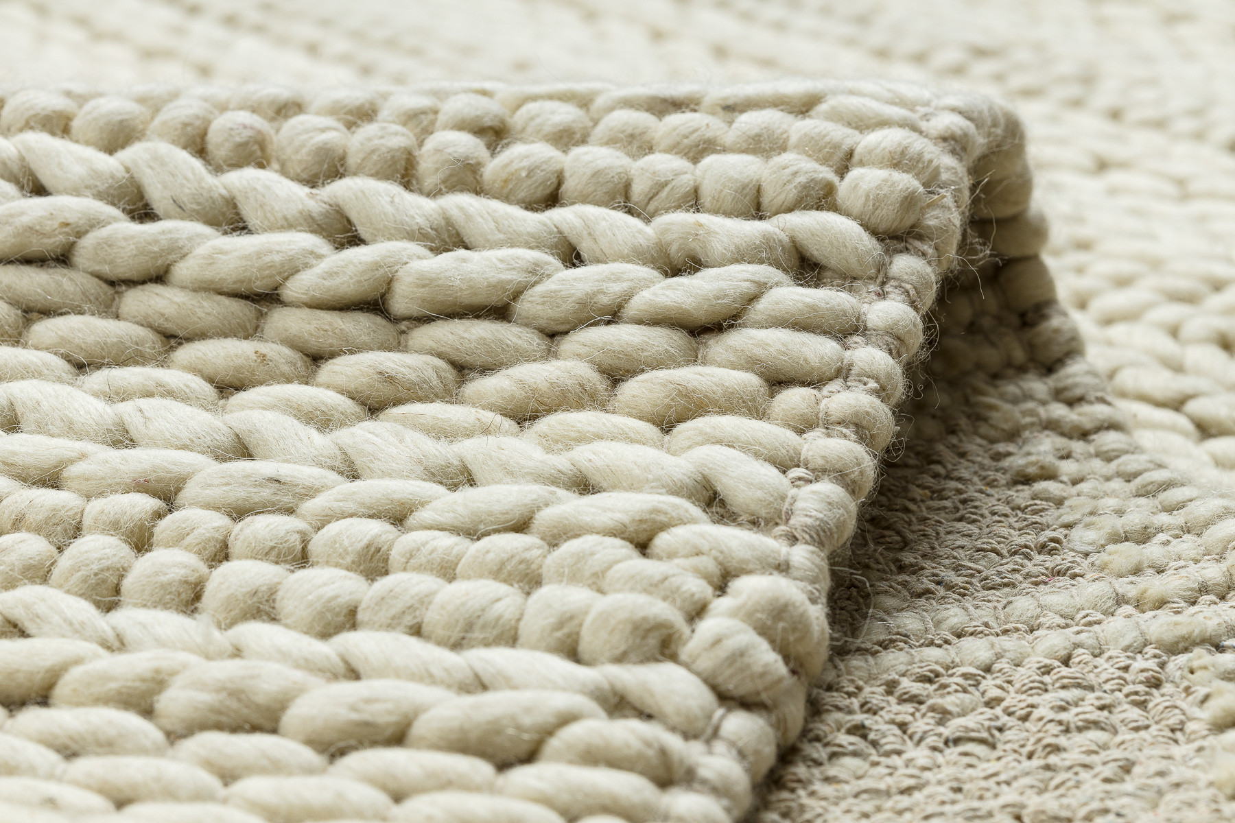 Koberec TAHAR 99002B krémový, linie