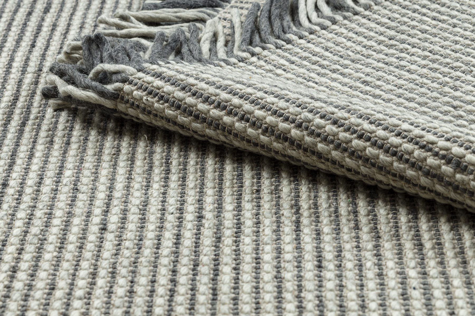 Koberec TAHAR 99003F krémový / šedý, linie / třásně