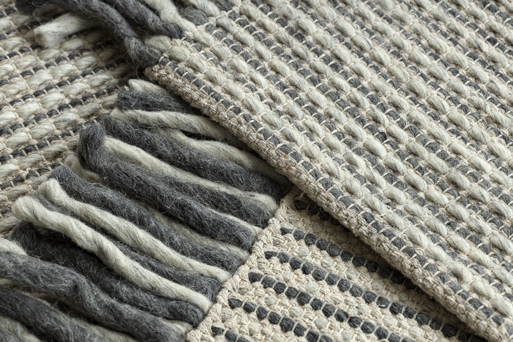 Koberec TAHAR 99003F krémový / šedý, linie / třásně