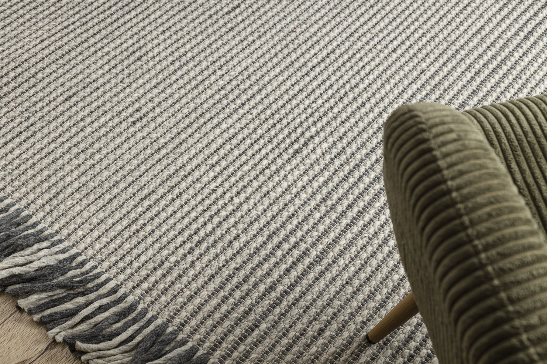 Koberec TAHAR 99003F krémový / šedý, linie / třásně