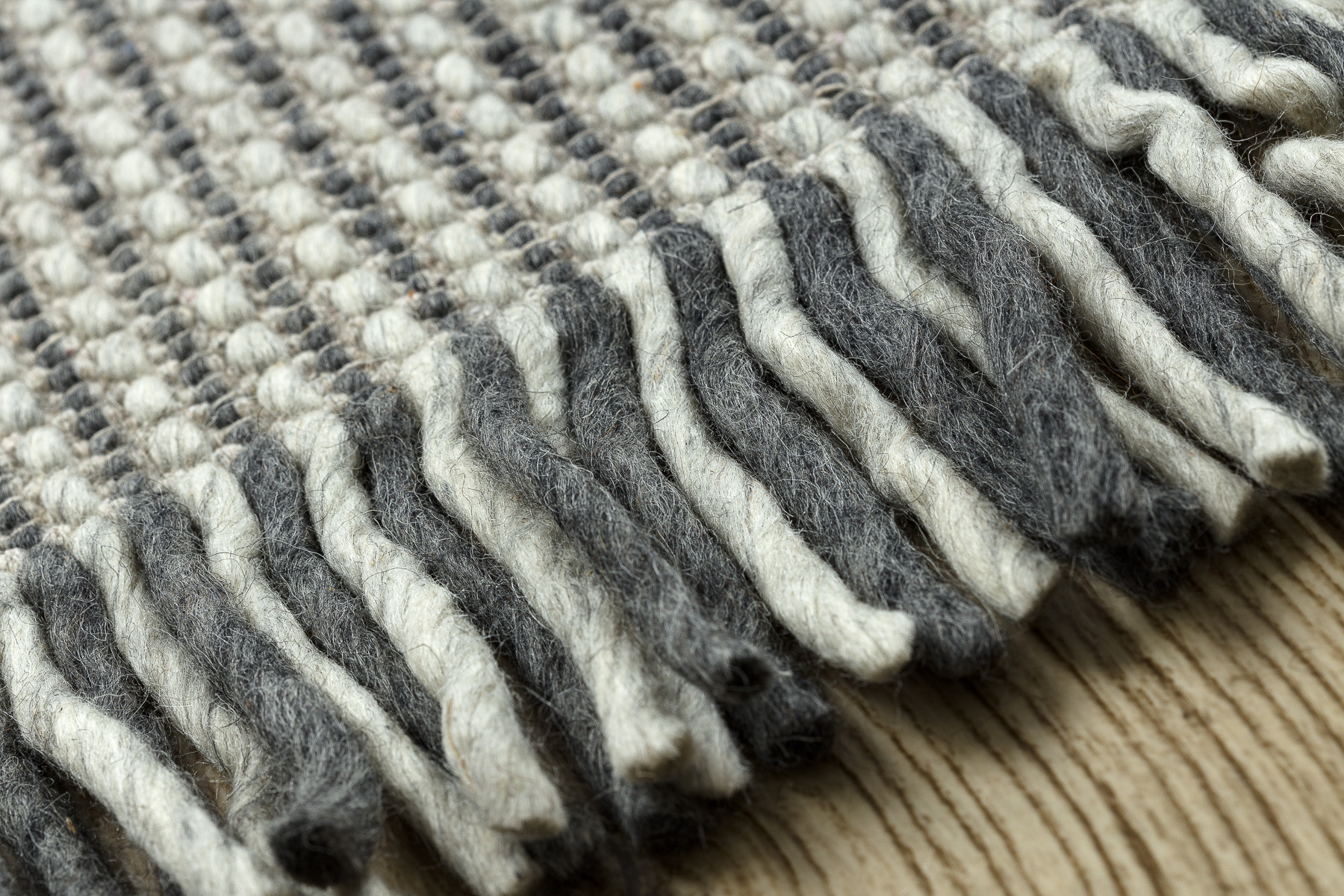 Koberec TAHAR 99003F krémový / šedý, linie / třásně