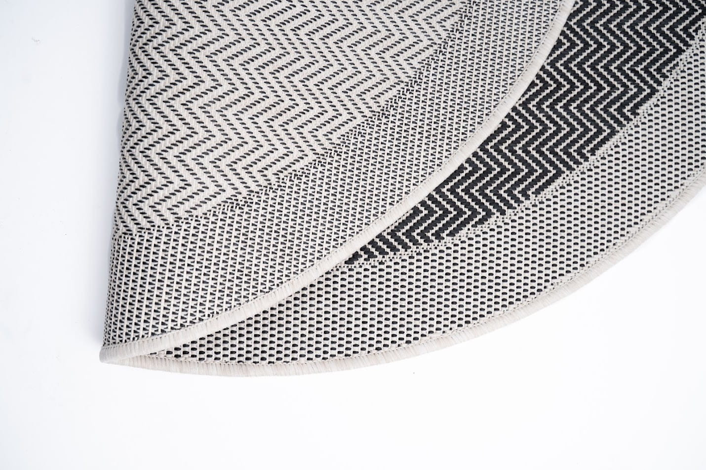 Koberec Miovani černý kruh