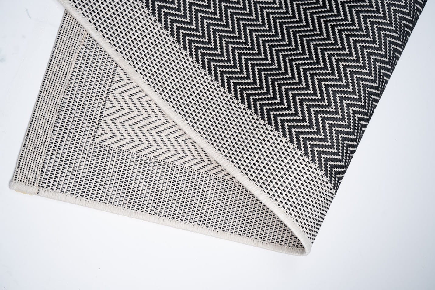 Koberec Miovani černý