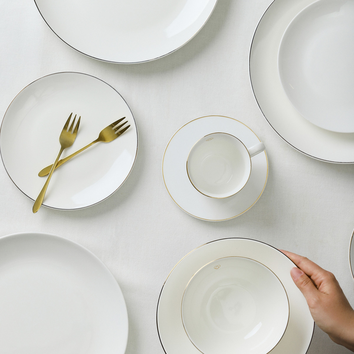 Šálek AURO s podšálkem, se zlatým okrajem ALL 992036 210 ml