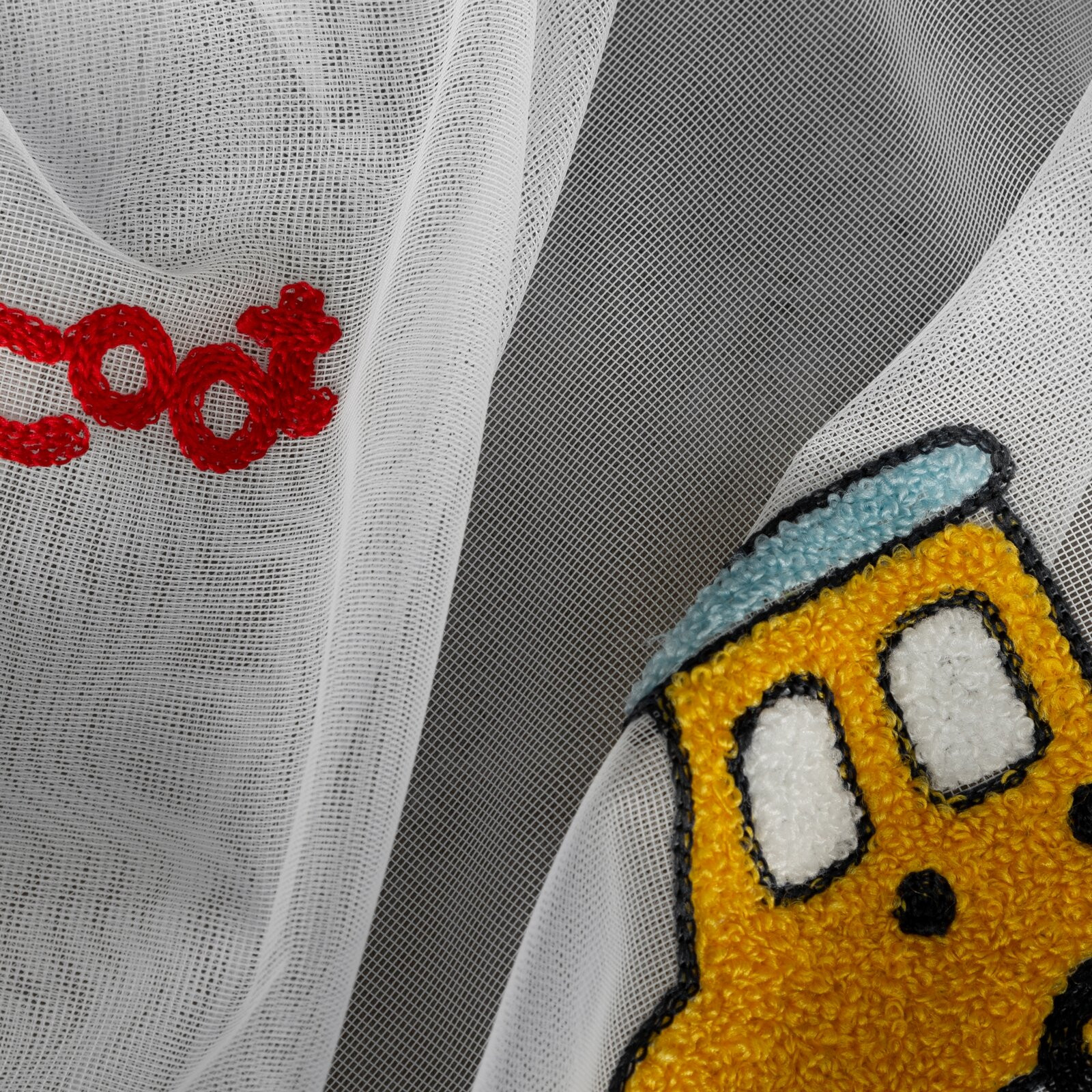 Hotová záclona ALVIN bílá - na průchodkách