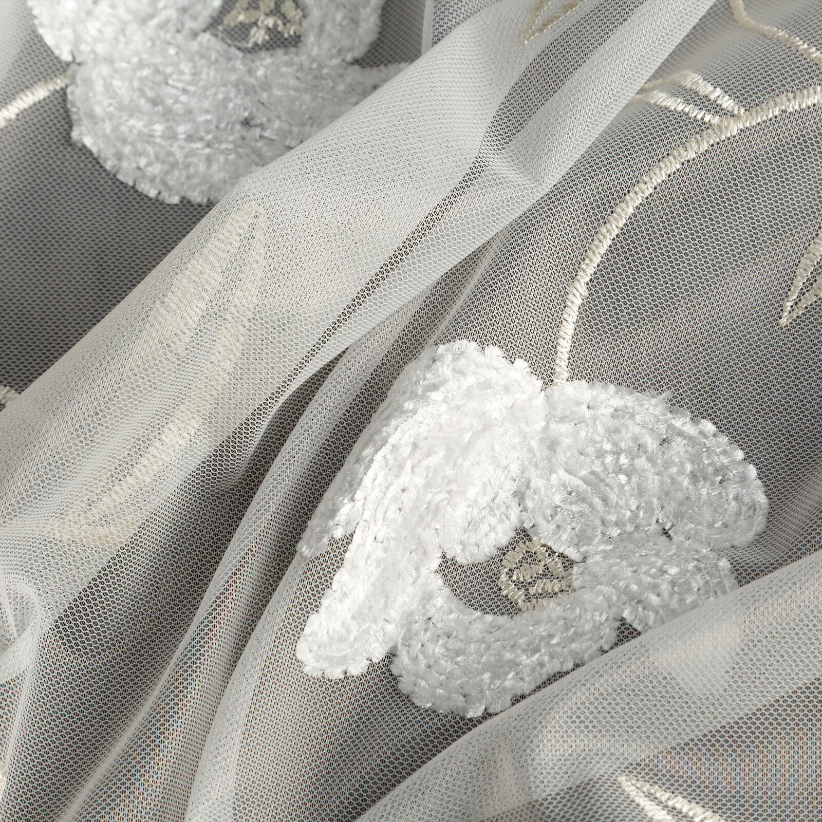 Hotová záclona AMIRI krémová - na průchodkách