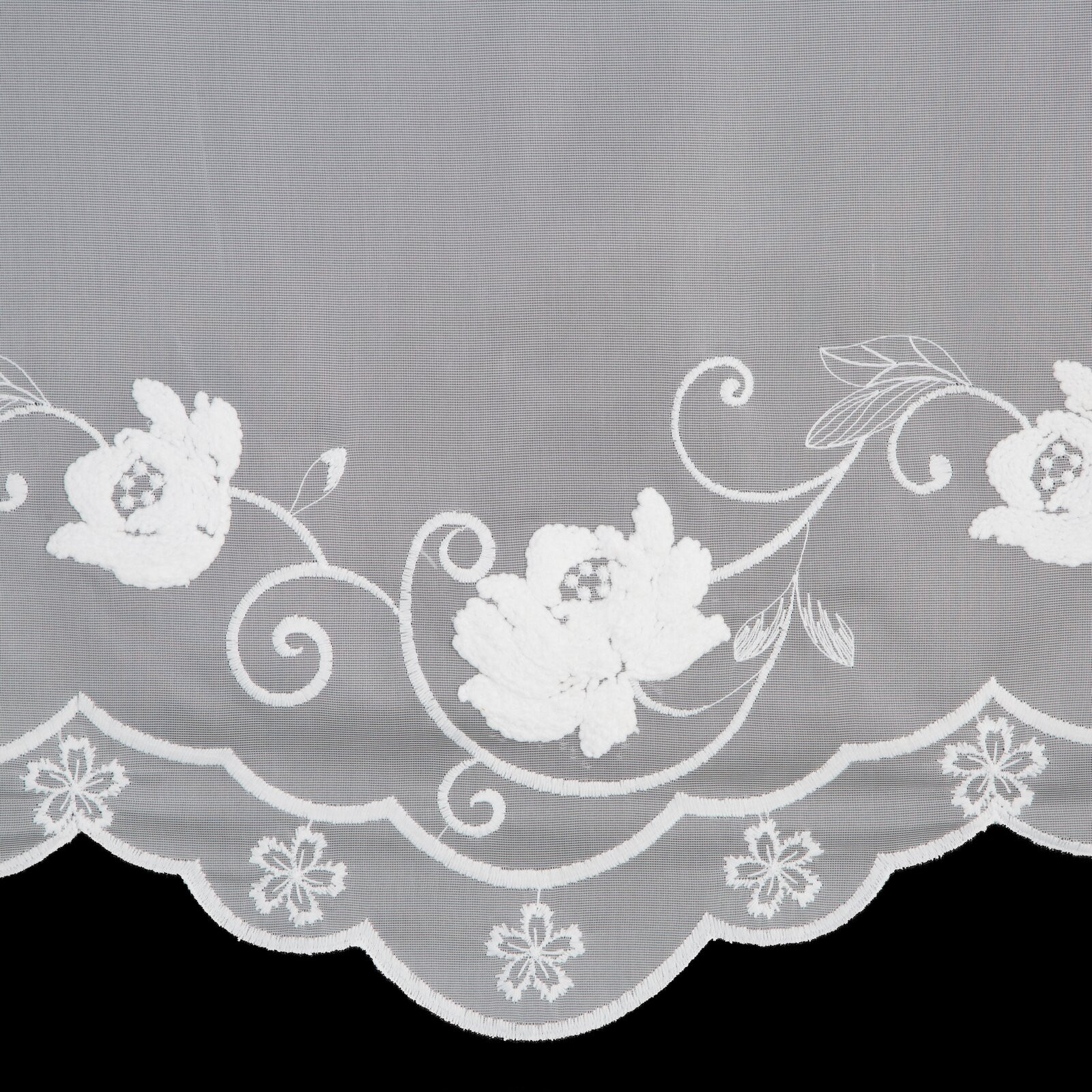 Hotová záclona LETI bílá - na průchodkách