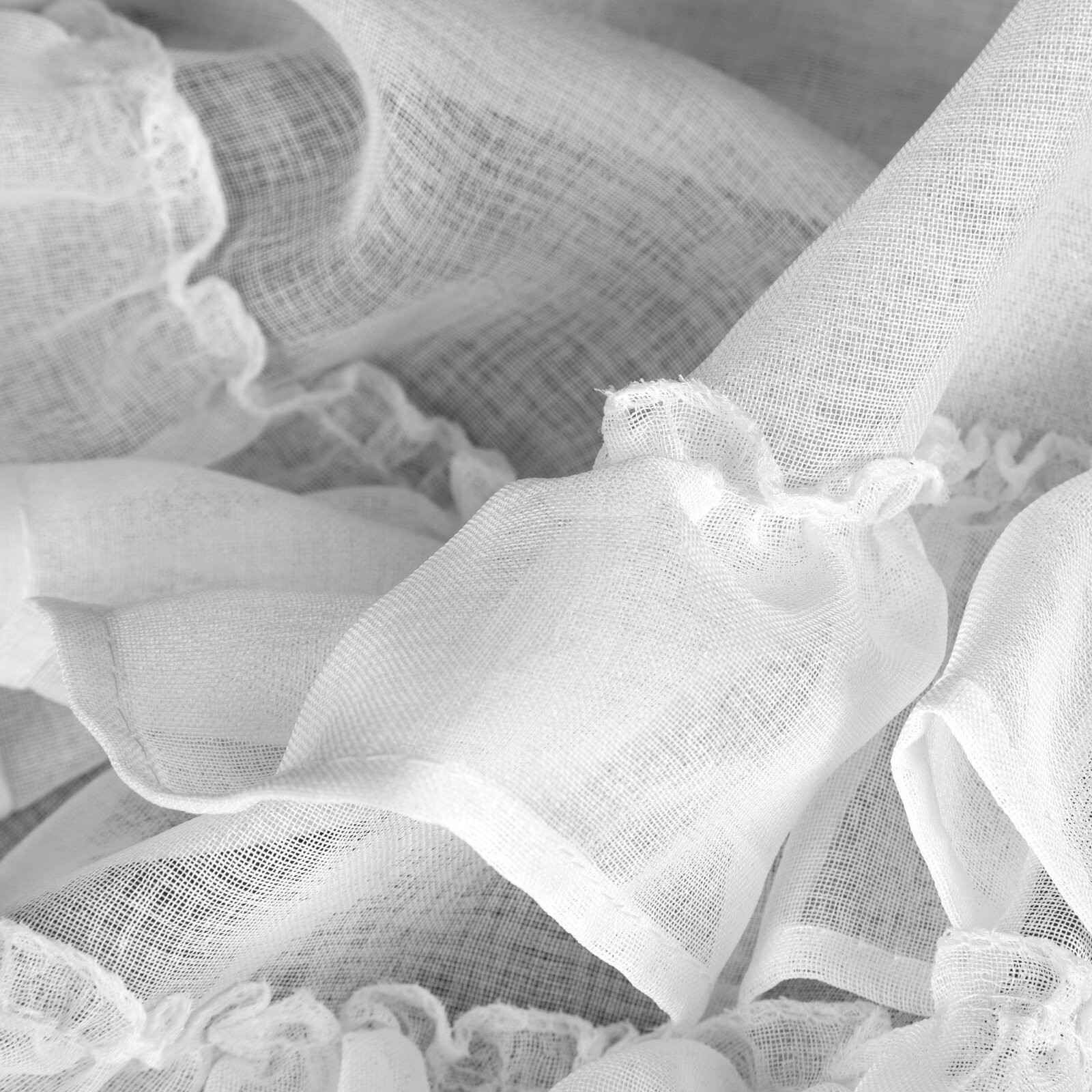 Hotová záclona LILIAN 2 bílá - na průchodkách