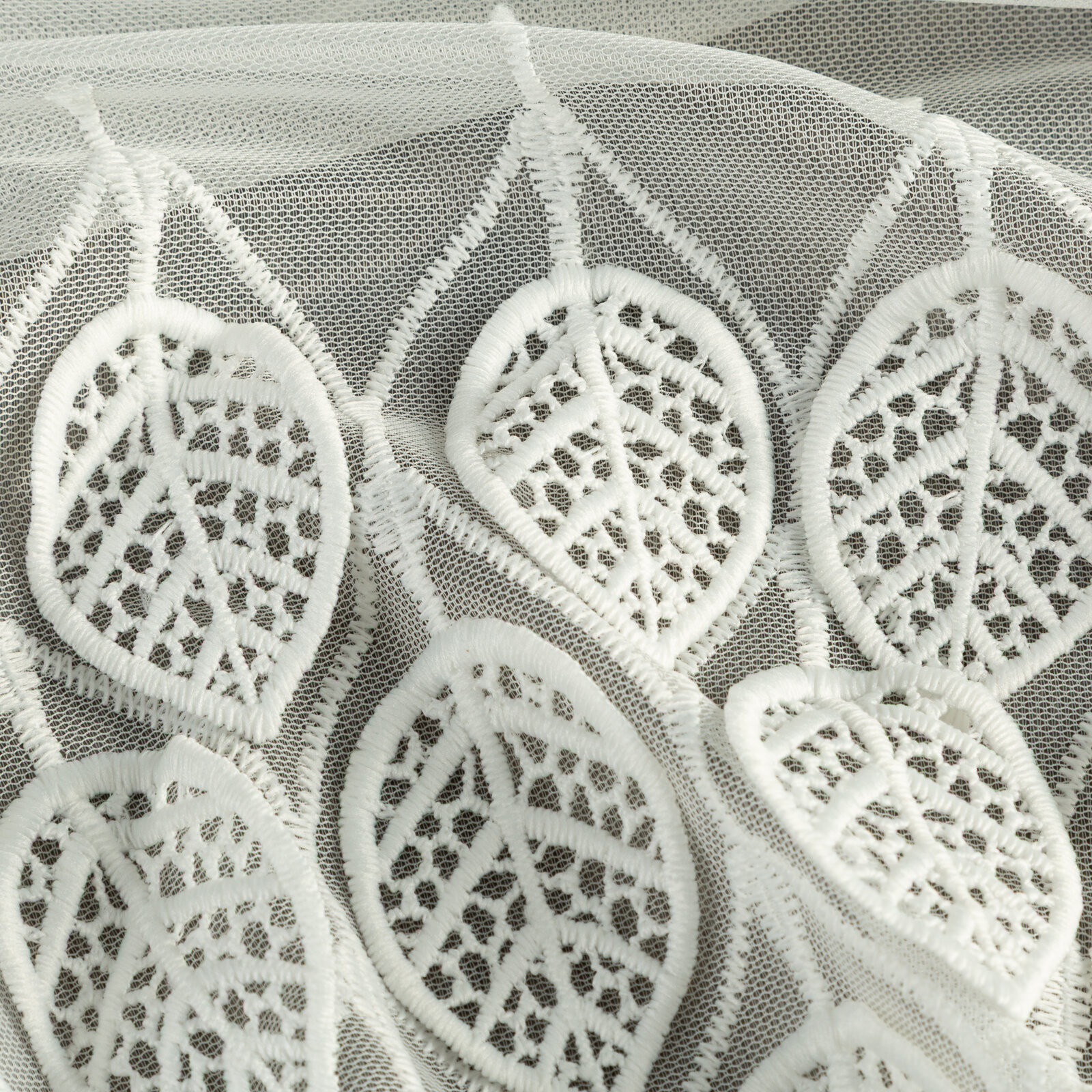 Hotová záclona NIRA krémová - na průchodkách