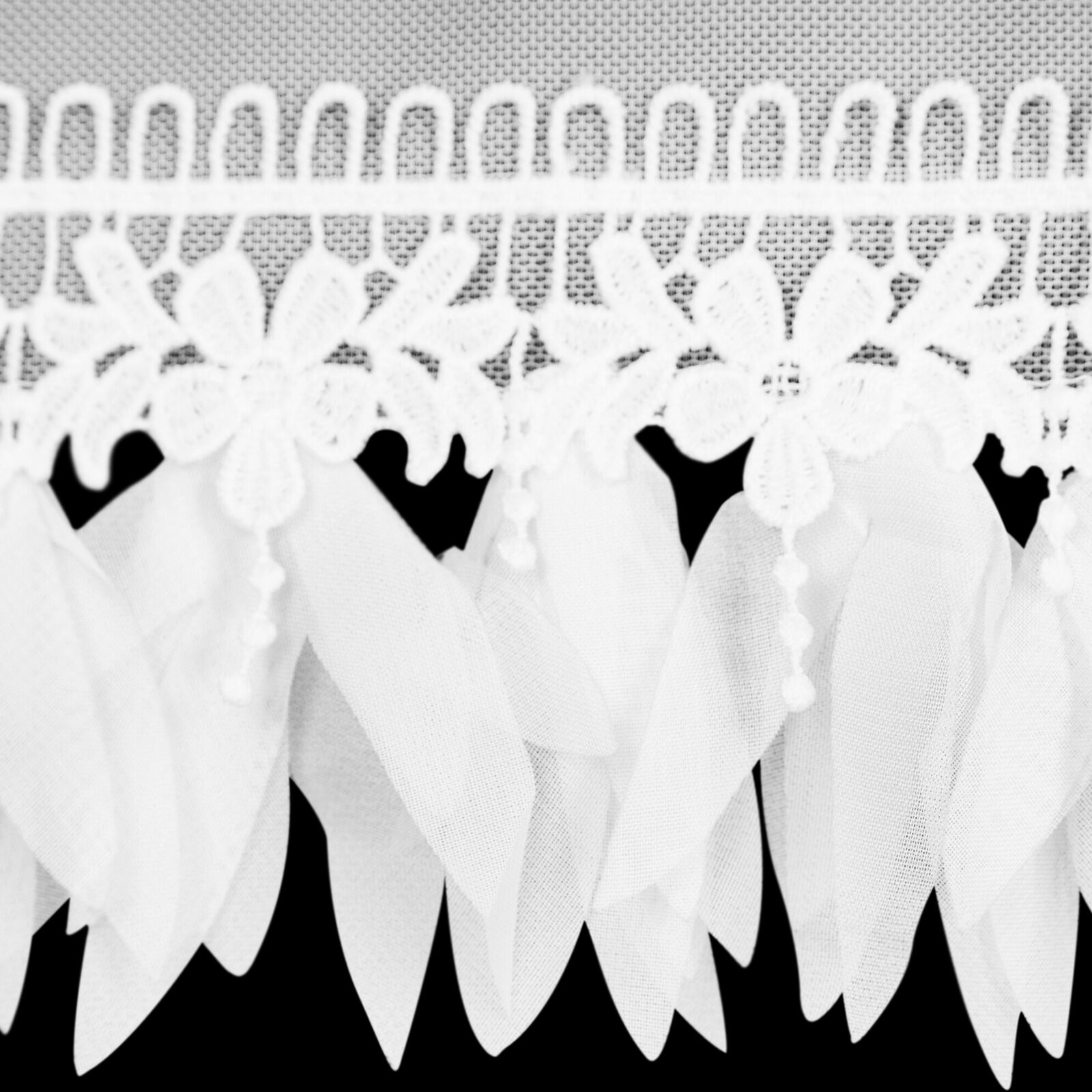 Hotový závěs SYLVI bílý - na průchodkách