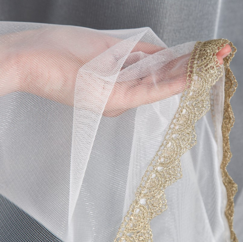 Hotová záclona VIVIAN bílo-zlatá - na průchodkách