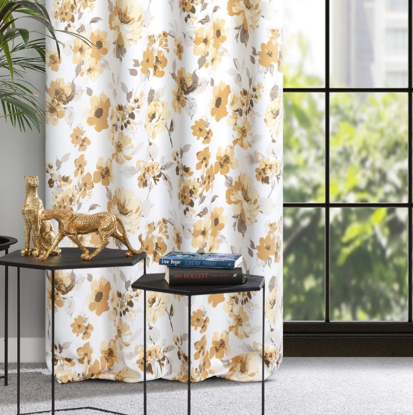 Hotový závěs CAREN béžový - na průchodkách