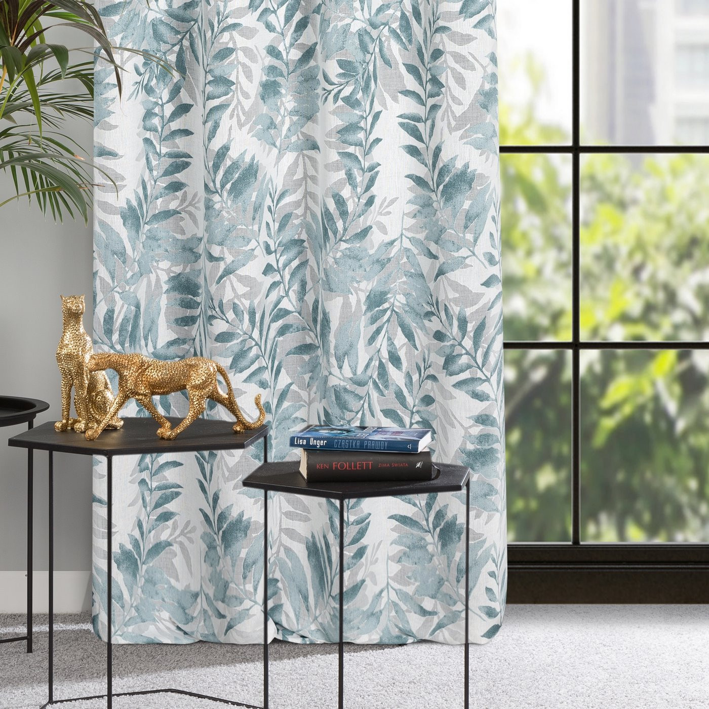 Hotový závěs HARIET modrý - na průchodkách