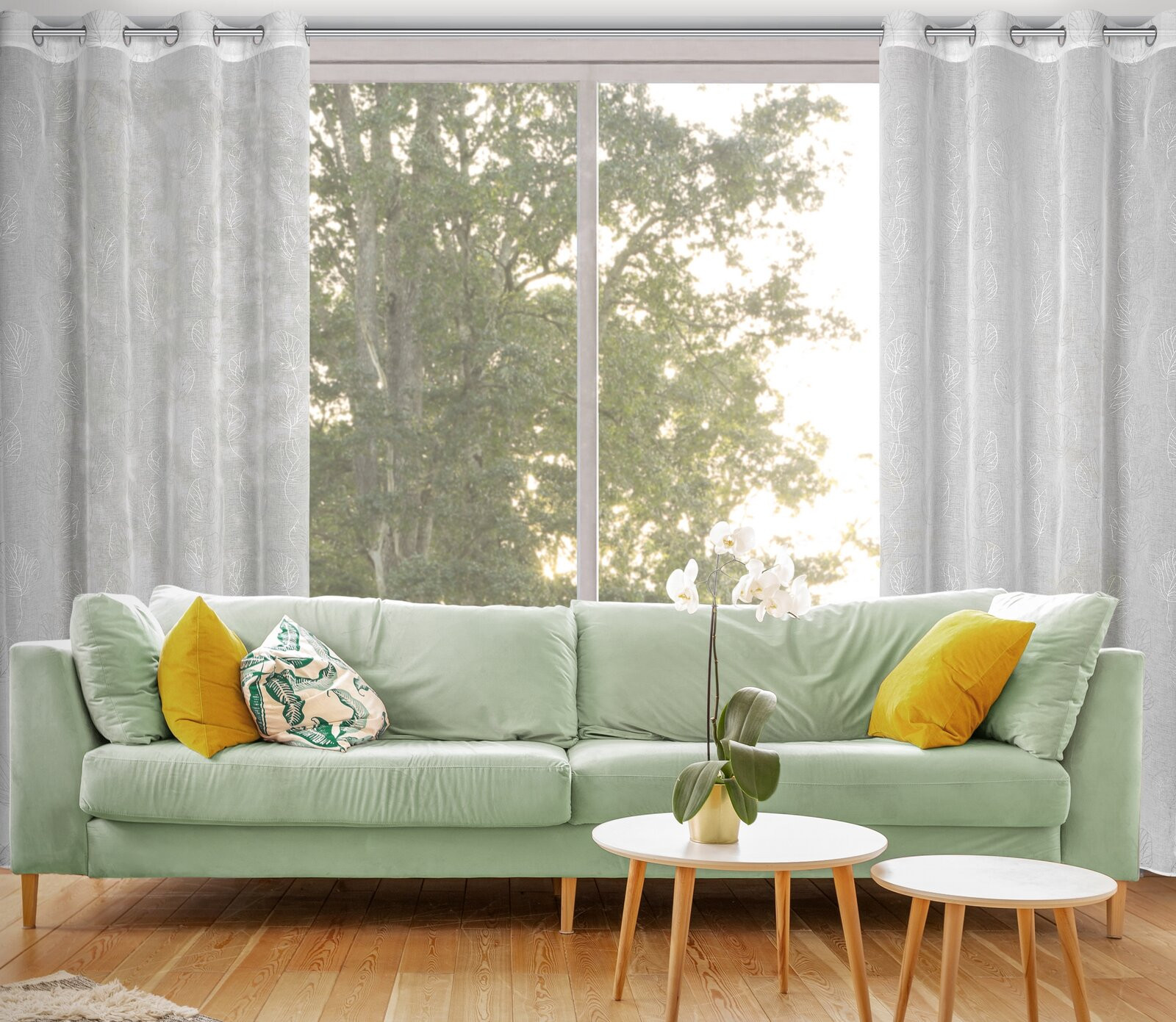 Hotový závěs LORI bílo-stříbrný - na průchodkách