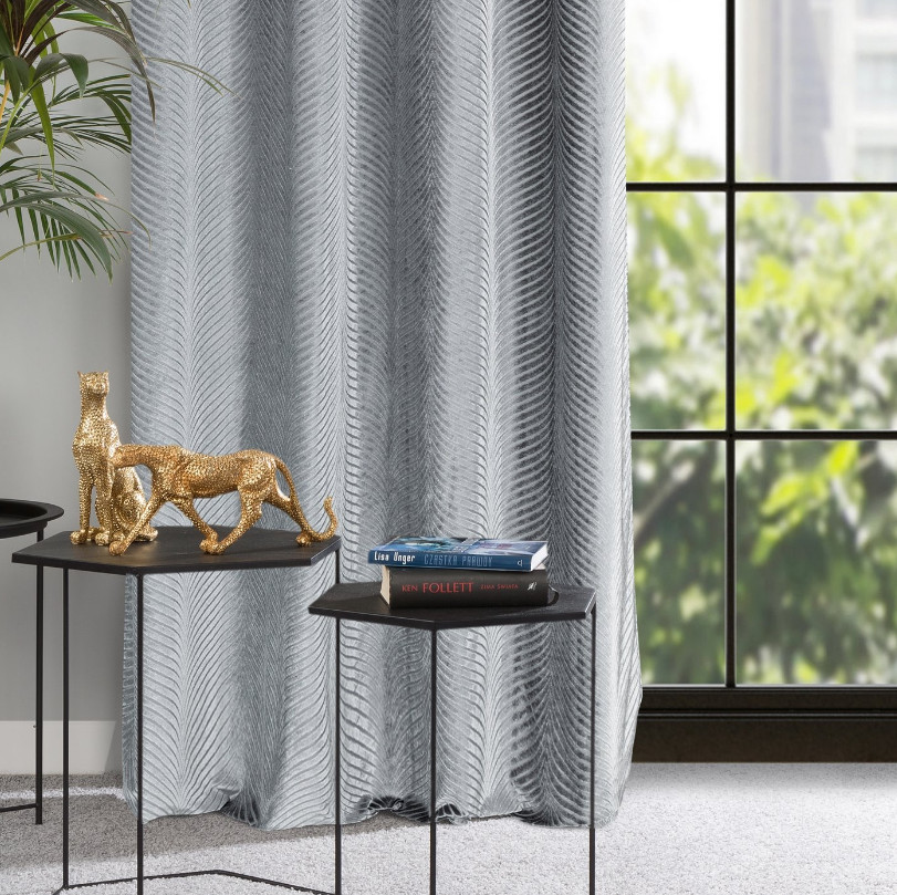 Hotový závěs LUSSI ocelový - na průchodkách