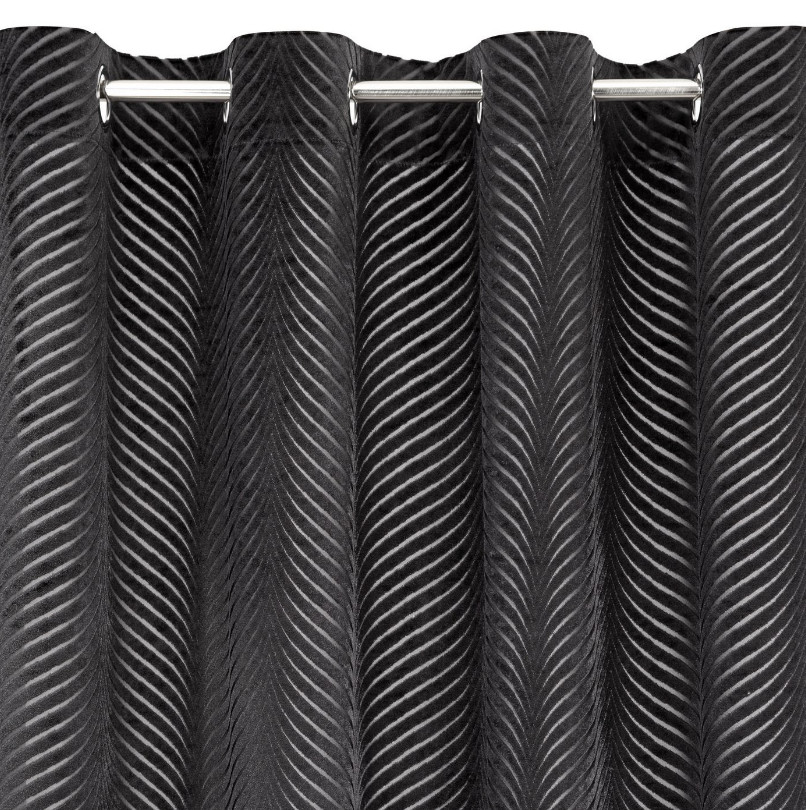 Hotový závěs LUSSI černý - na průchodkách