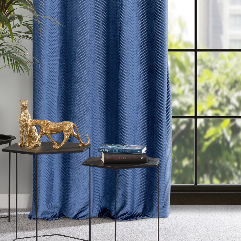 Hotový závěs LUSSI granátový - na průchodkách