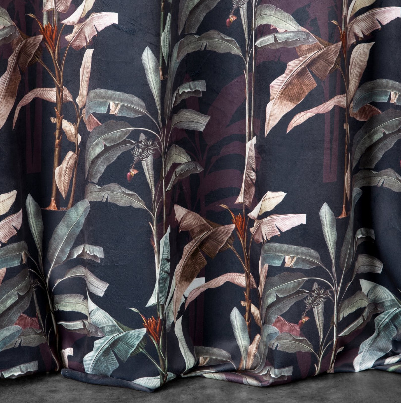 Hotový závěs NIKOL grafitovo-zelený - na průchodkách