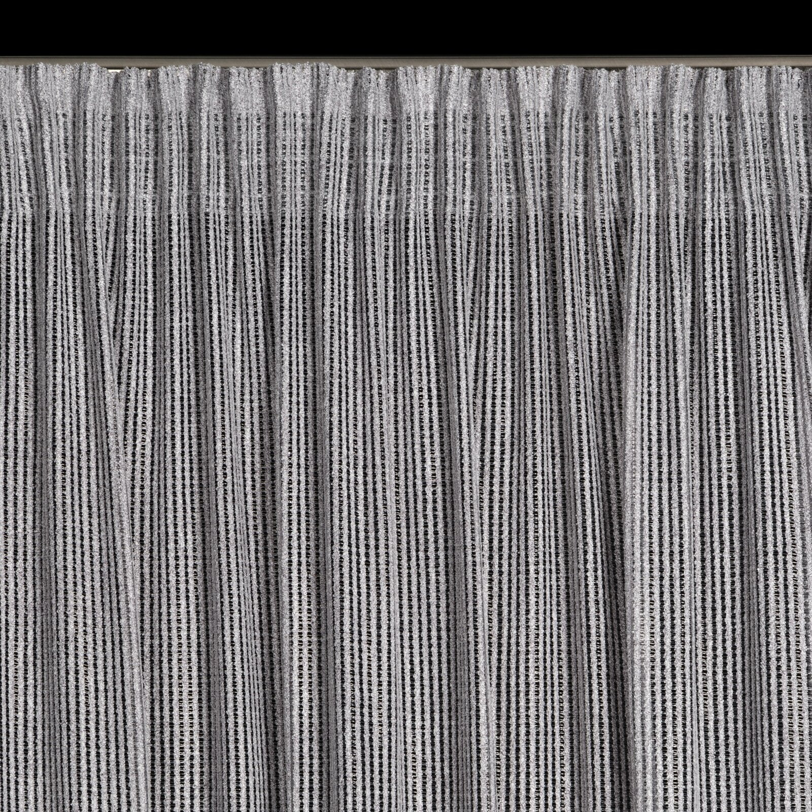 Hotový závěs REGINA stříbrný - na pásce