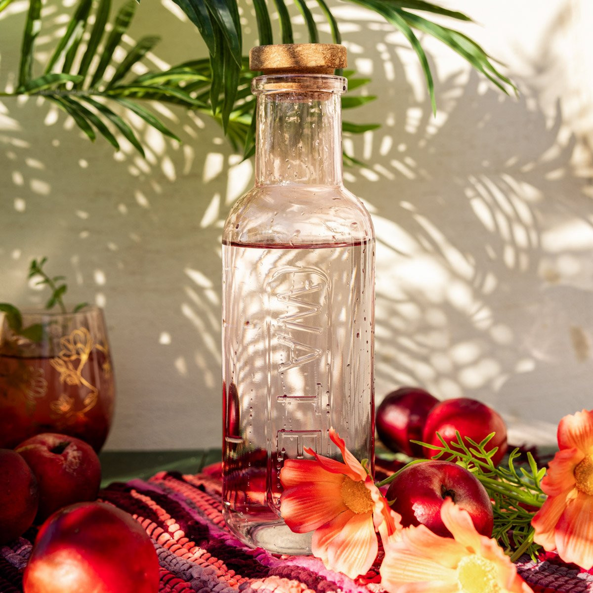 Karafa MAEVE růžová s korkem 891026 1L