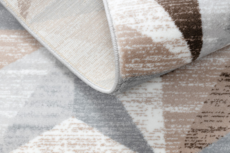 Koberec ARGENT - W6096 Trojúhelníky béžový / šedý