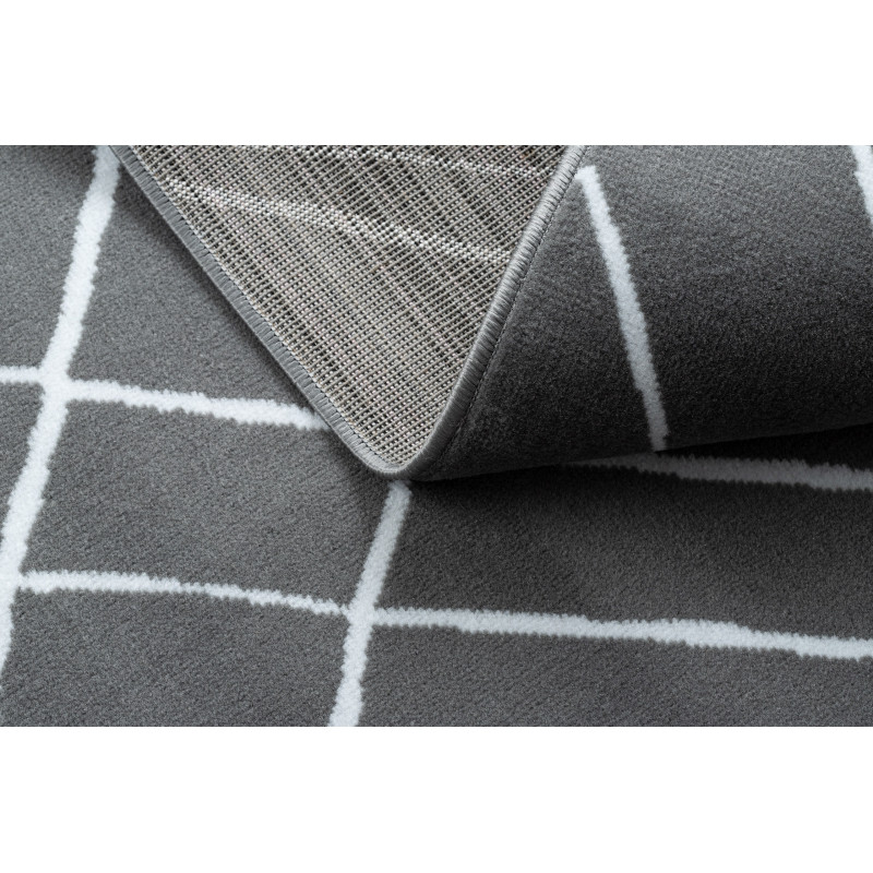 Koberec BCF ANNA Strokes 2967 Kratka tmavě šedý