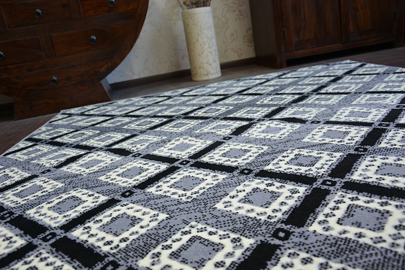 Koberec BCF BASE DIAMONDS 3869 ČTVERCE šedý/černý