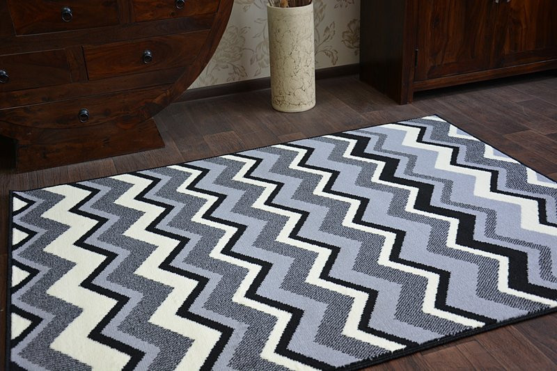 Koberec BCF BASE ZIGZAG 3812 ZYGZAK černý/šedý