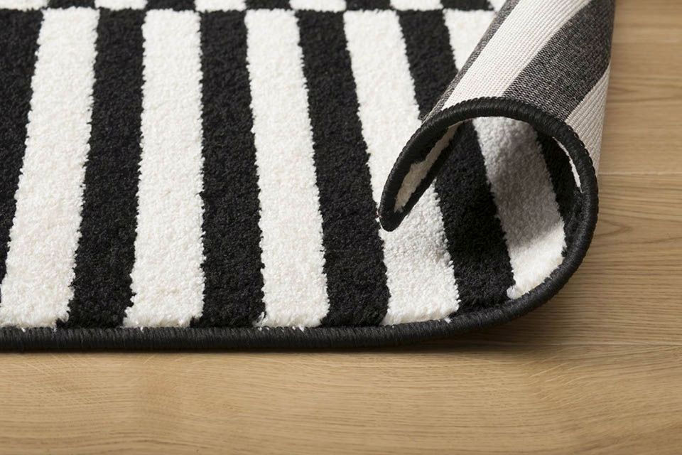 Koberec HOLM černý / bílý