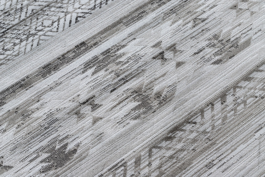 Koberec NOBIS 84245 stříbrný- ZYGZAG