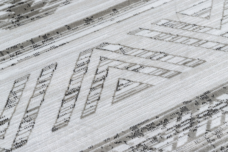 Koberec NOBIS 84245 stříbrný- ZYGZAG