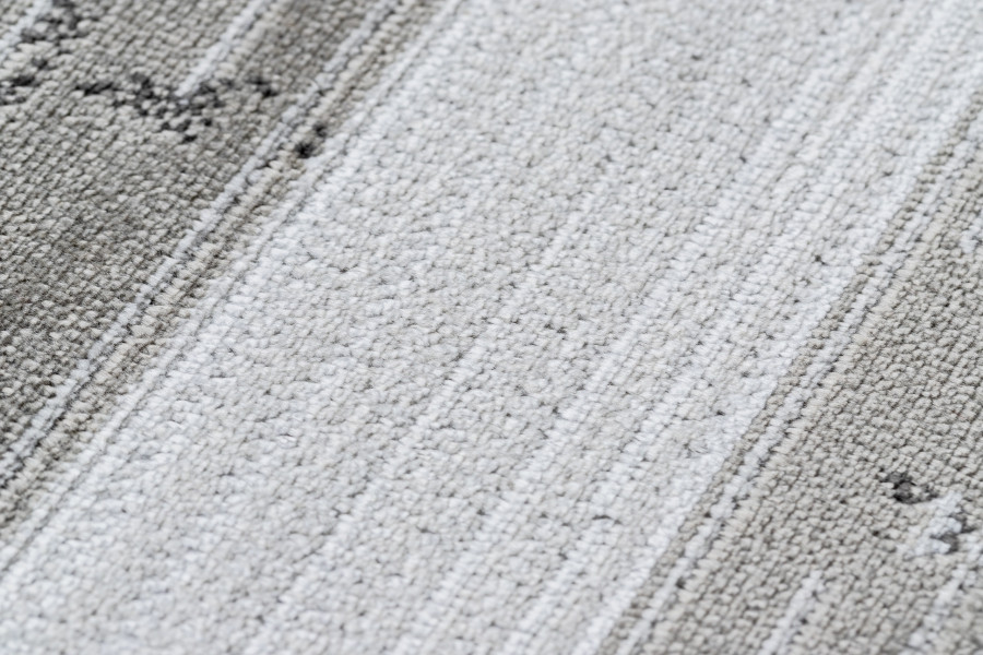 Koberec NOBIS 84245 stříbrný- ZYGZAG