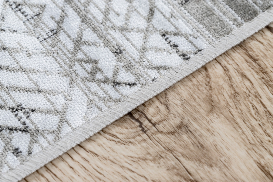 Koberec NOBIS 84245 stříbrný- ZYGZAG