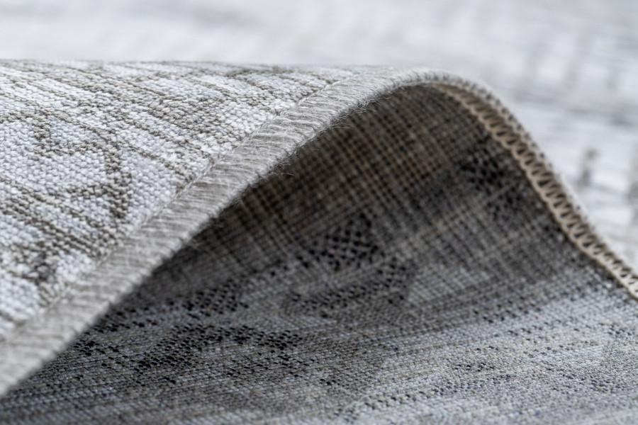 Koberec NOBIS 84245 stříbrný- ZYGZAG