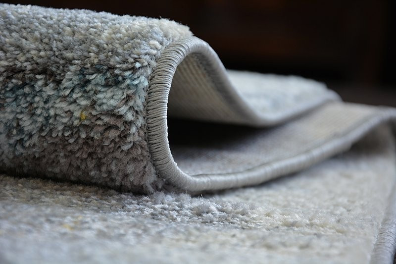 Koberec NORDIC květiny šedý/braz FD291